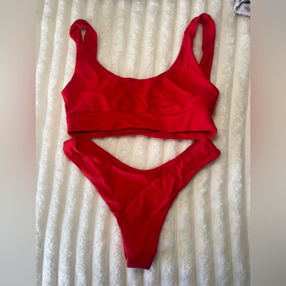 Classic Red Scoop Bikini Set - Sleek Two-Piece Swimwear